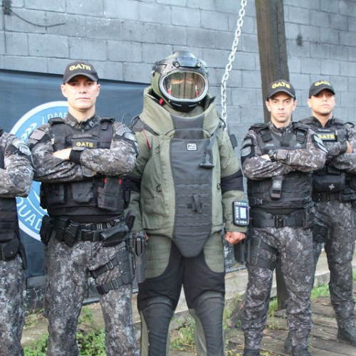 Corrida contra o tempo: o trabalho do esquadrão de bomb...